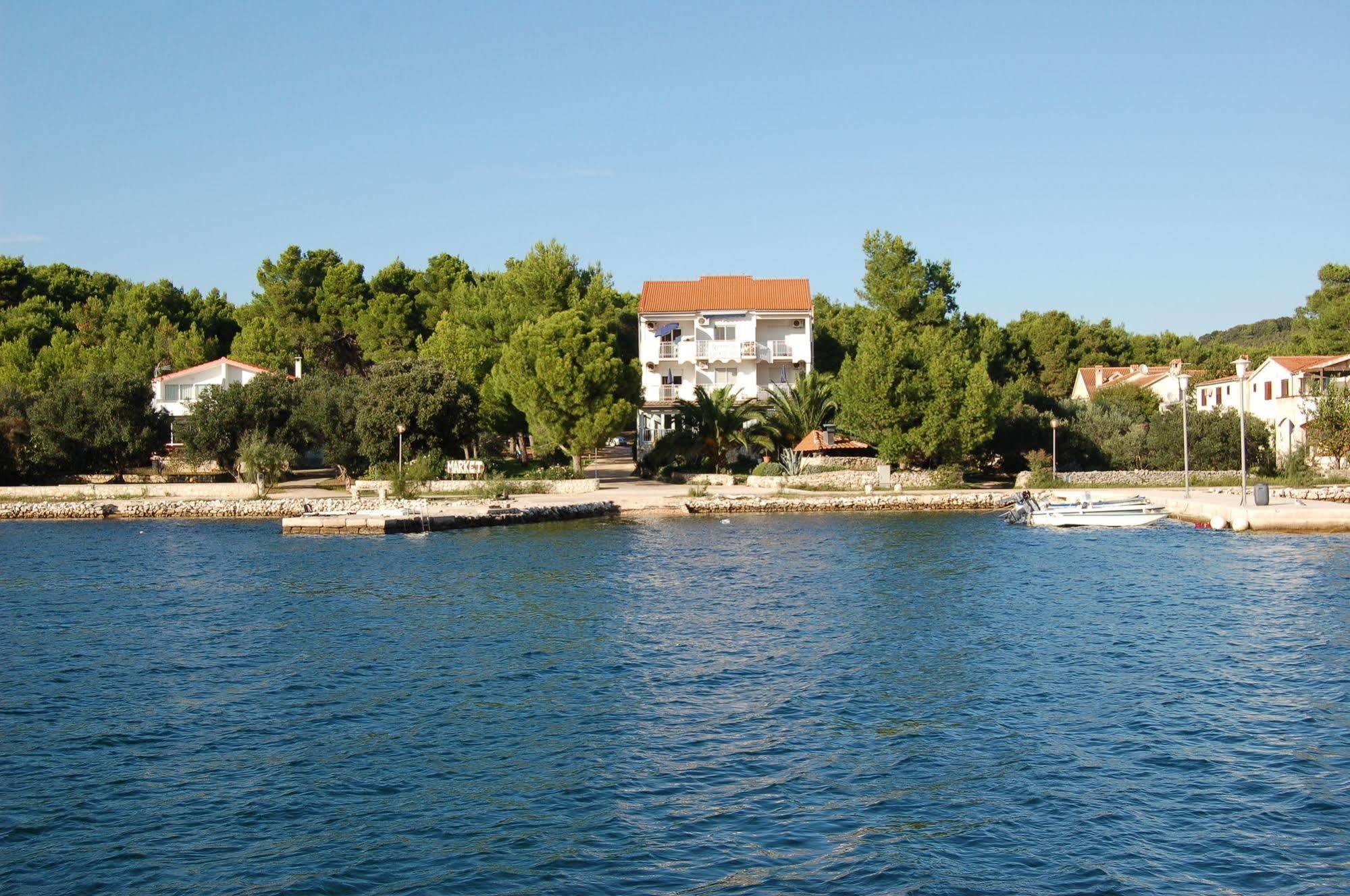 Gorgonia Apartments & Suites Verunić Exterior foto